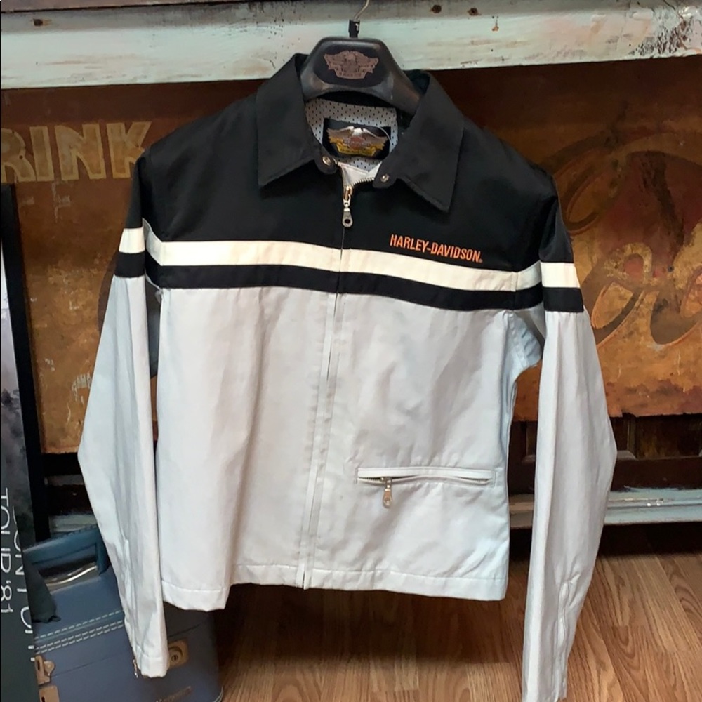 Ladies Vintage Harley Jacket.... size Medium
